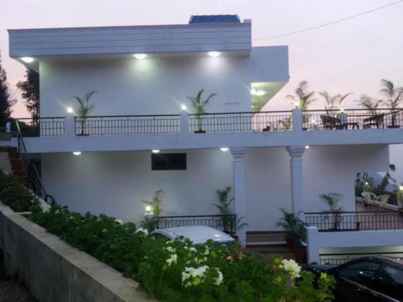 Mount N Mist Hotel Nainital Exteriör bild